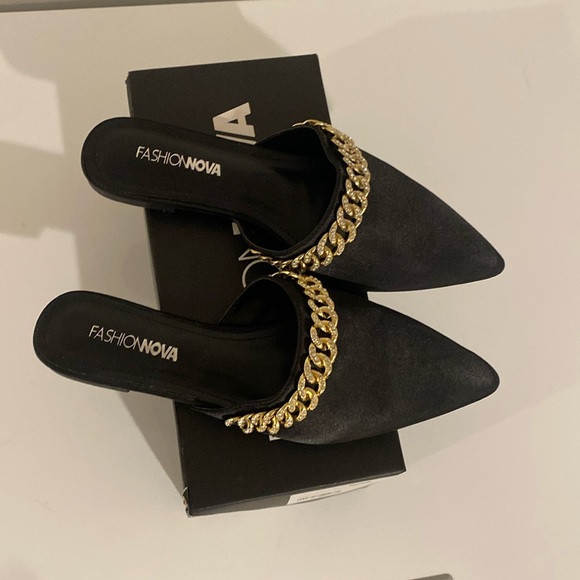 Fashion Nova Women flats NWB size 8 - Picture 2 of 3